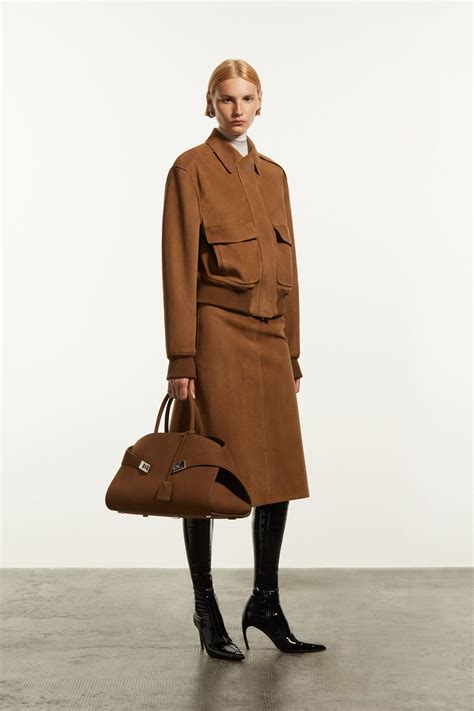Best Batch Ferragamo Clothes
